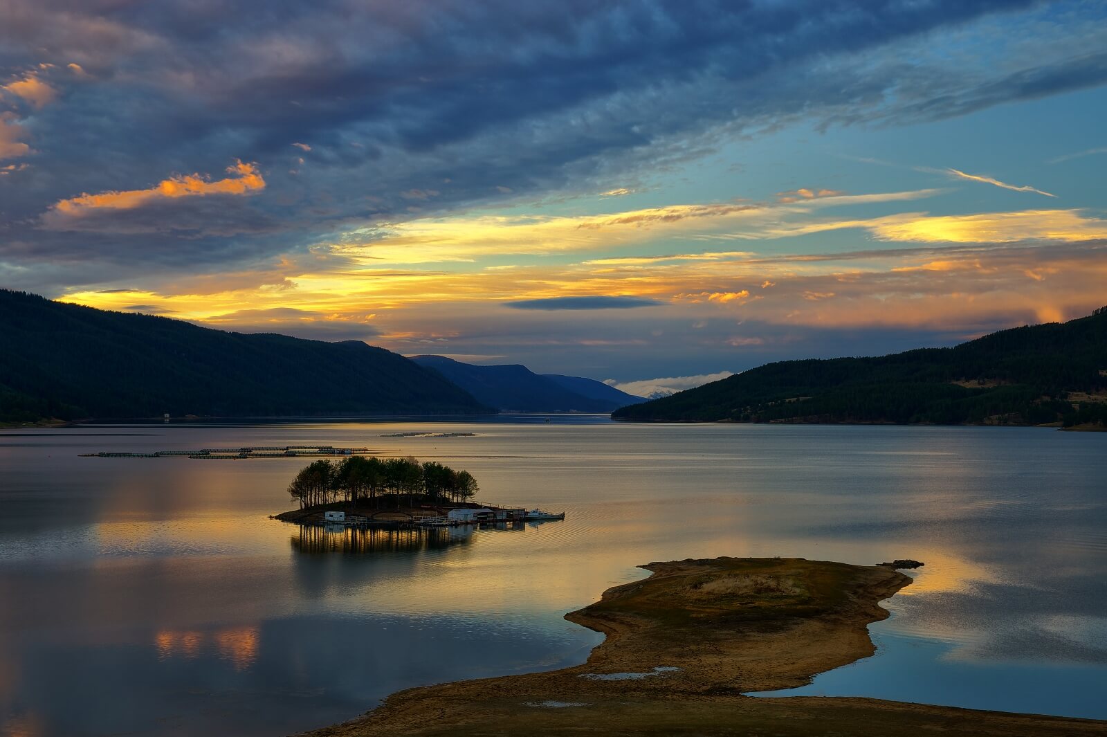 Галерия : Доспат 4