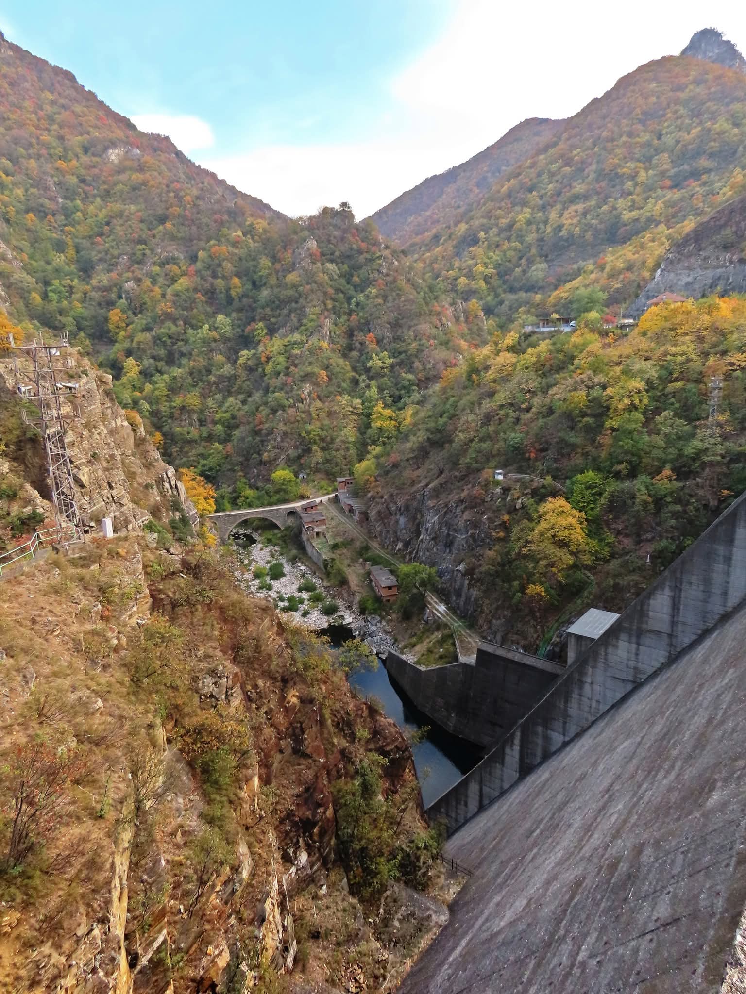 Галерия : Кричим 1